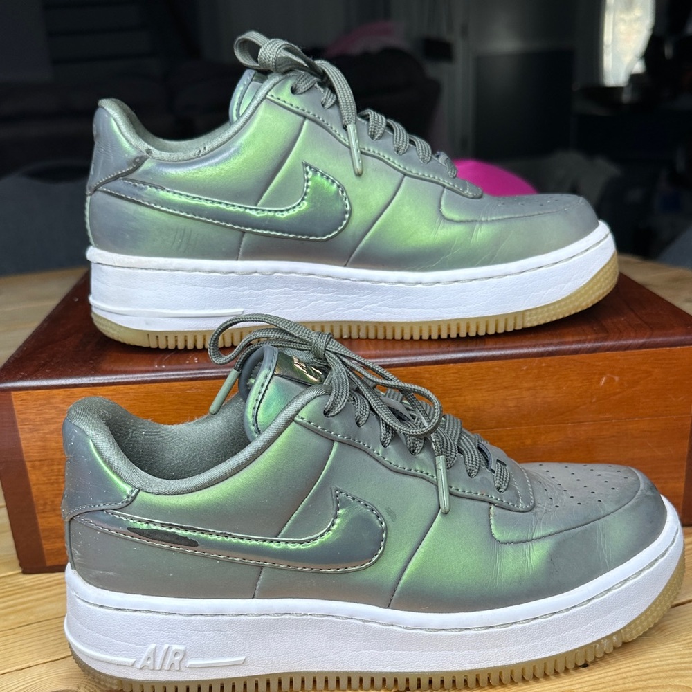 Nike Air Force 1 Upstep Premium Shine Metallic Holographic Green Women’s Sz 8